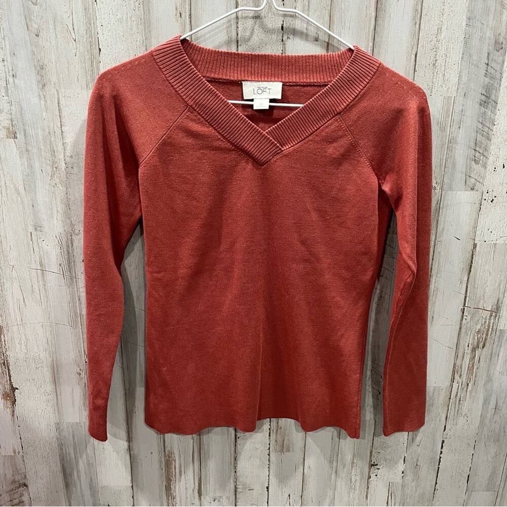 Ann Taylor Loft Dark Coral VNeck Long‎ Sleeve Sweater
